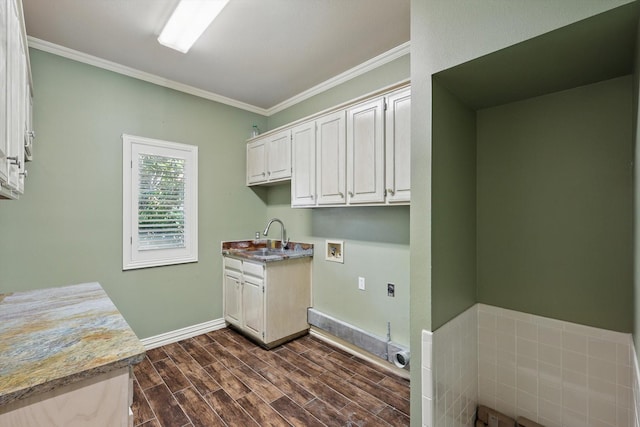 5020 Still Meadow Dr, Fort Worth, TX 76132 - laundry area with washer hookup, electric dryer hookup, ornamental molding, baseboards, and cabinet space
