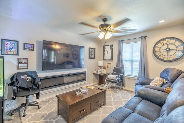 601 Westmoreland St, Abilene, TX 79603 - living area with baseboards and ceiling fan