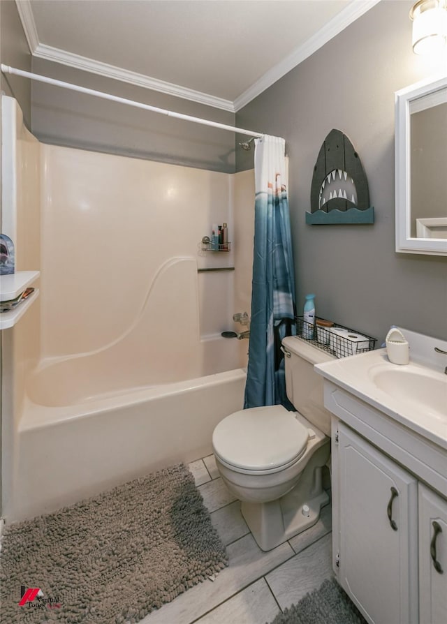 198 Seven Pines Rd, Benton, LA 71006 - bathroom featuring shower / tub combo with curtain, crown molding, toilet, and vanity