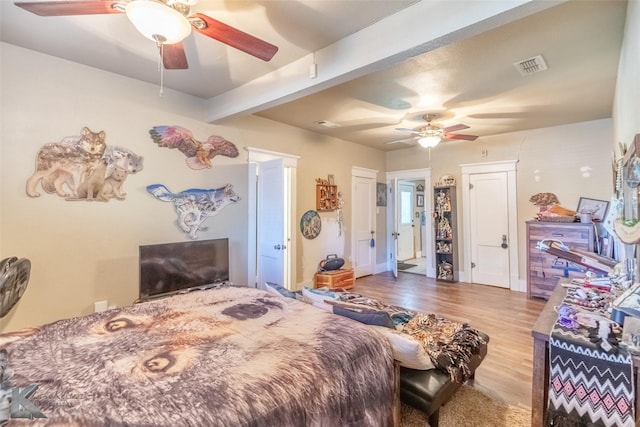 890 Vine St, Abilene, TX 79602 - bedroom with wood finished floors and a ceiling fan