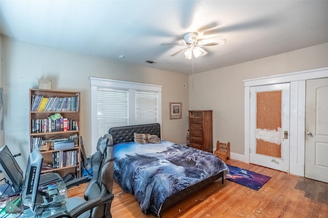 890 Vine St, Abilene, TX 79602 - bedroom featuring wood finished floors and a ceiling fan