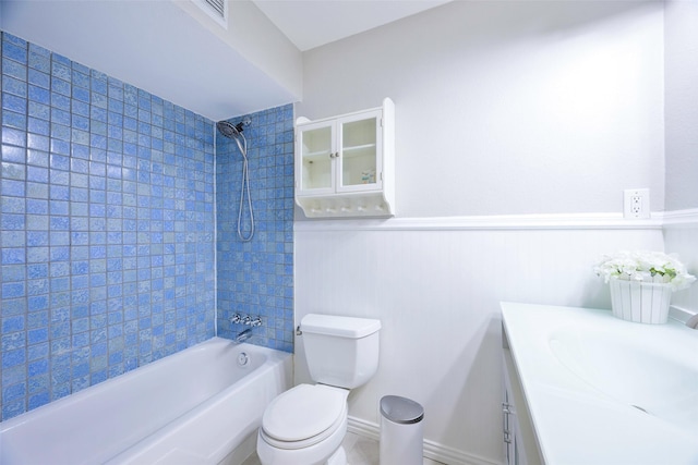 909 Redwood Dr, Richardson, TX 75080 - full bath featuring shower / washtub combination, vanity, toilet, and wainscoting