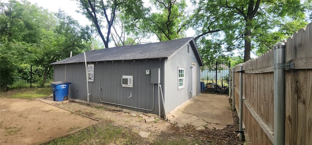 1806 Maryland Ave, Dallas, TX 75216 - view of outdoor structure featuring a fenced backyard