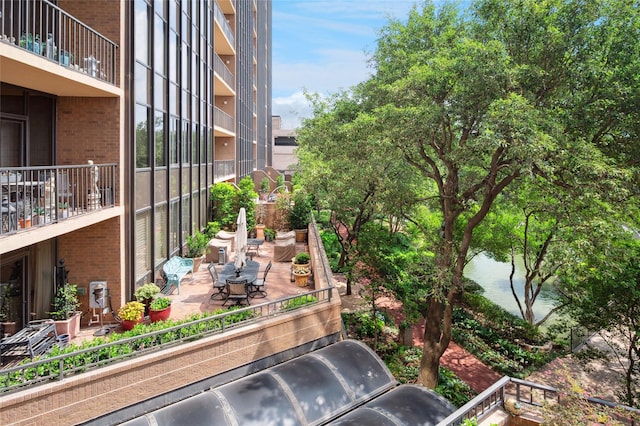 5200 Keller Springs Rd Unit 330, Dallas, TX 75248 - exterior space featuring a patio area