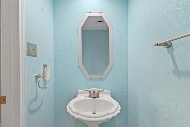 807 Fall Dr, Allen, TX 75002 - bathroom featuring a sink