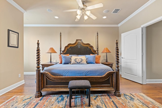 706 E 1st St, Fort Worth, TX 76102 - bedroom with baseboards, recessed lighting, wood finished floors, crown molding, and a ceiling fan