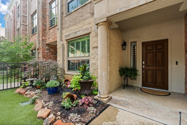 706 E 1st St, Fort Worth, TX 76102 - view of property entrance