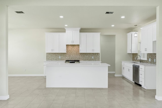 548 Highview Ct, Godley, TX 76044 - kitchen with tasteful backsplash, a sink, baseboards, light countertops, and recessed lighting