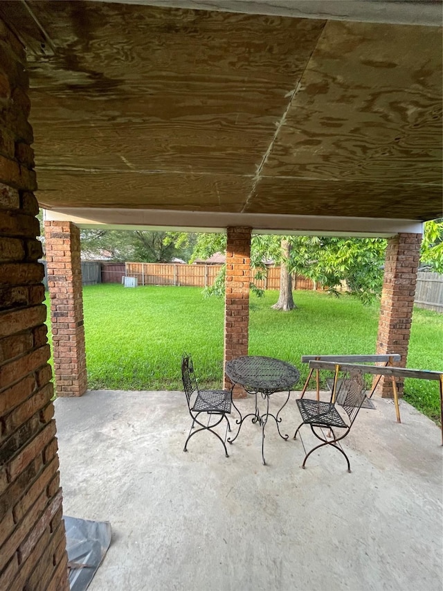 6320 Bocage Dr, Shreveport, LA 71119 - view of patio