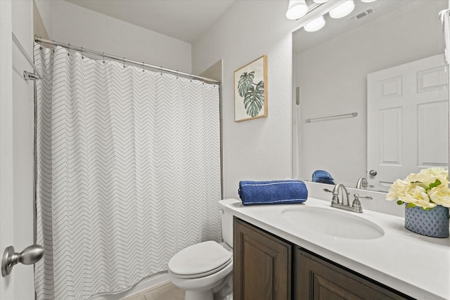 5653 Salt Springs Dr, Fort Worth, TX 76179 - full bath featuring vanity, toilet, and curtained shower