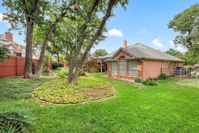 6808 N Oaks Dr, North Richland Hills, TX 76182 - view of yard