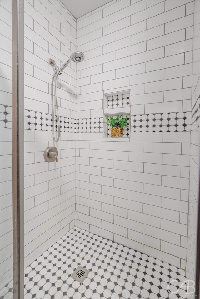 1126 Grand Ave, Abilene, TX 79605 - full bath featuring tiled shower