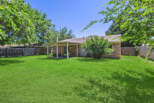 6206 Springwood Dr, Arlington, TX 76001 - view of yard with a patio area