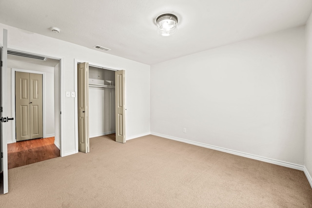 8810 Sugarberry Rd, Dallas, TX 75249 - unfurnished bedroom featuring carpet, baseboards, and a closet