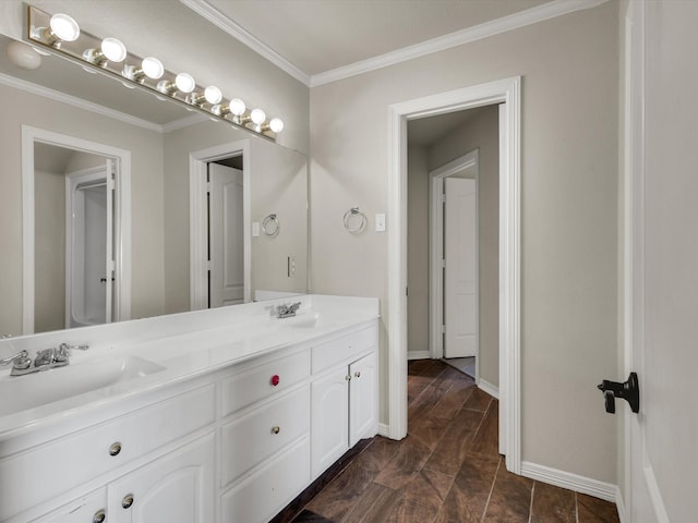 501 Las Lomas Dr, Heath, TX 75032 - full bath with crown molding and double vanity