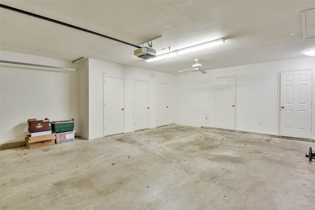 4009 Scenic Way, Granbury, TX 76049 - garage featuring a garage door opener