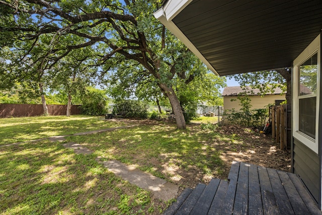 1215 Morrell Ave, Dallas, TX 75203 - view of yard