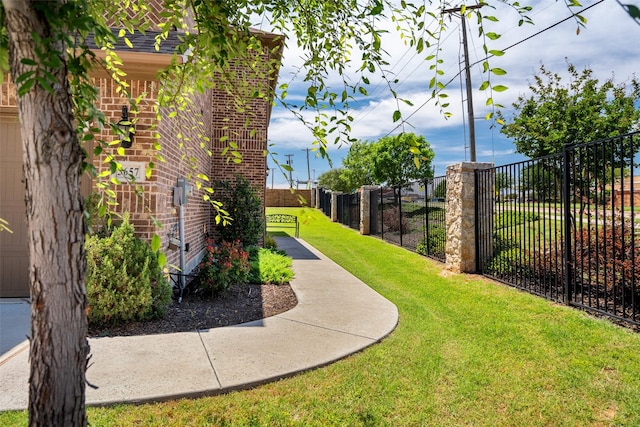 3657 Harebell Dr, Carrollton, TX 75007 - view of yard