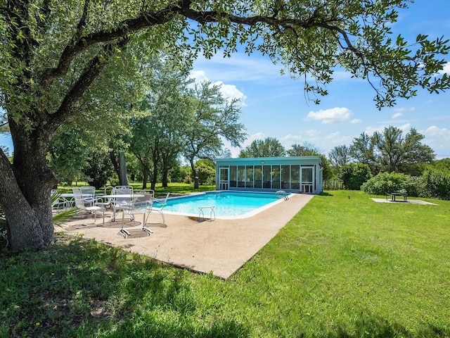 360 Diamond Bar Trl, Aledo, TX 76008 - outdoor pool with a patio, a sunroom, and a lawn