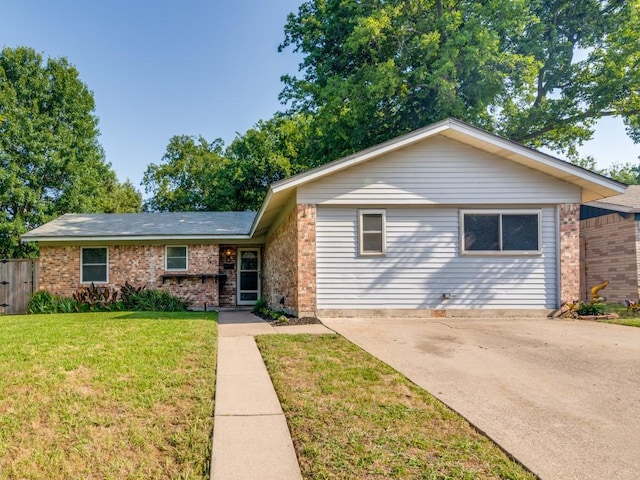1429 Meadowcrest Dr, Plano, TX 75075 - ranch-style home featuring brick siding