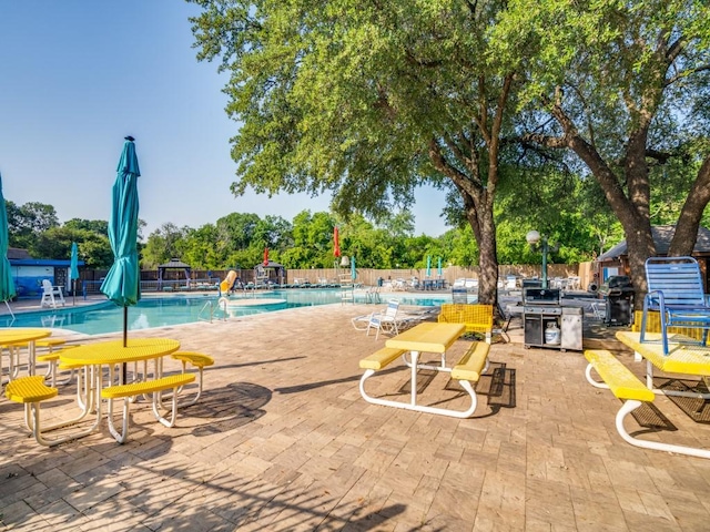1429 Meadowcrest Dr, Plano, TX 75075 - community pool with a patio