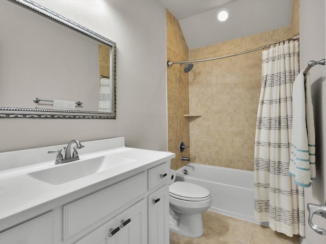318 Arcadia Way, Rockwall, TX 75087 - full bathroom featuring toilet, vanity, shower / bath combo with shower curtain, tile patterned floors, and recessed lighting