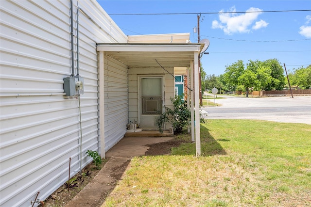 201 S 1st St, Bangs, TX 76823 - entrance to property with a yard
