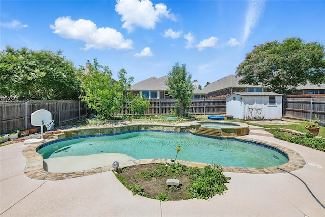 9829 Crawford Farms Dr, Fort Worth, TX 76244 - view of swimming pool featuring a fenced backyard and a pool with connected hot tub