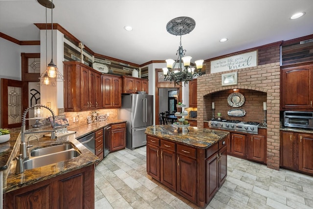 719 Morningside Dr, Mansfield, TX 76063 - kitchen with stainless steel appliances, a chandelier, a sink, tasteful backsplash, and dark stone countertops
