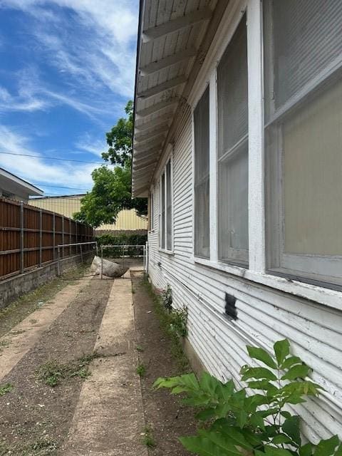823 Centre, Dallas, TX 75208 - view of home's exterior