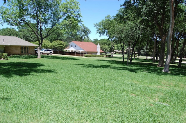 1107 Rock Springs Rd, Duncanville, TX 75137 - view of grassy yard