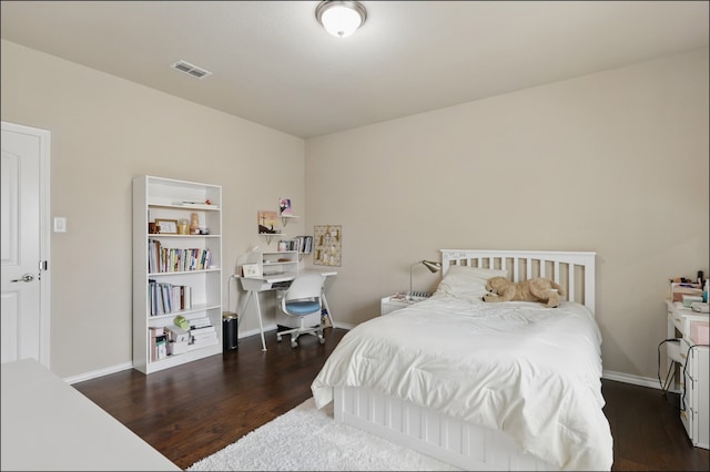 31 Oakridge Ln, Edgecliff Village, TX 76134 - bedroom featuring wood finished floors and baseboards