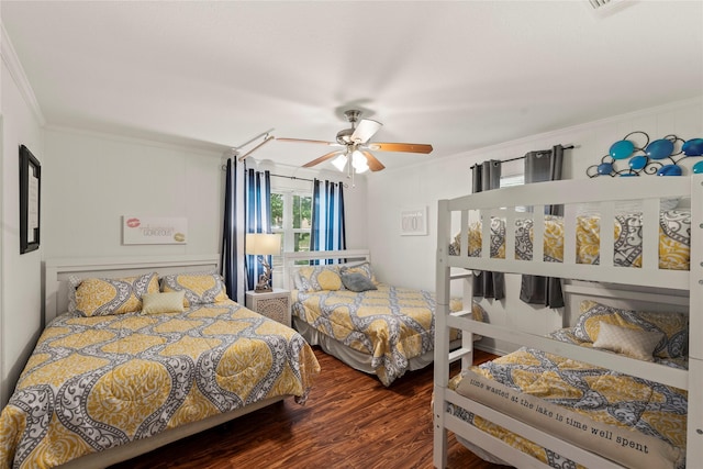 400 Causeway Vw, Seven Points, TX 75143 - bedroom with crown molding, wood finished floors, and ceiling fan