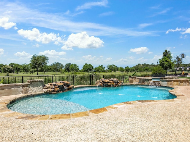 1105 Crown Valley Dr, Weatherford, TX 76087 - view of swimming pool with a patio and an outdoor hot tub