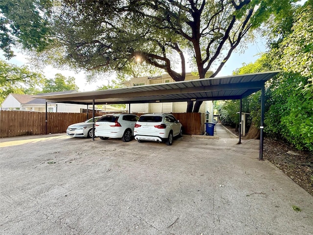 2807 Throckmorton St Unit 101, Dallas, TX 75219 - view of covered parking lot