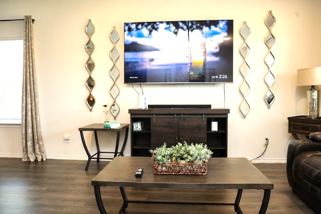 3225 Conley Ct, Mesquite, TX 75126 - living area with wood finished floors and baseboards