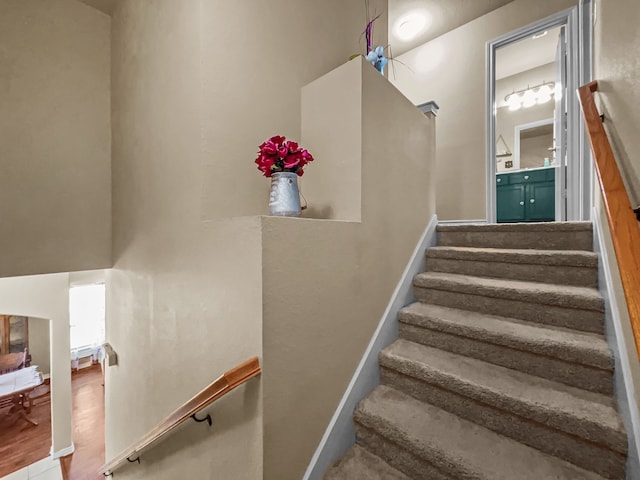 301 Quail Run Rd, Red Oak, TX 75154 - view of stairs
