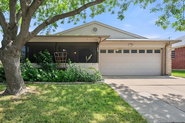 415 Blueberry Hill Ln, Mansfield, TX 76063 - ranch-style home featuring a garage, driveway, and a front lawn