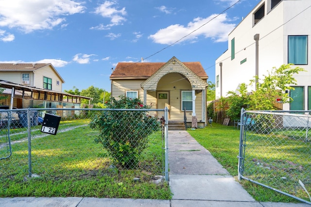 1522 Life Ave, Dallas, TX 75212 - view of front facade featuring a gate and a porch
