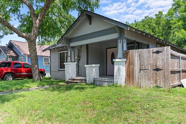 314 Dunn St, Waxahachie, TX 75165 - view of front of home featuring a front yard