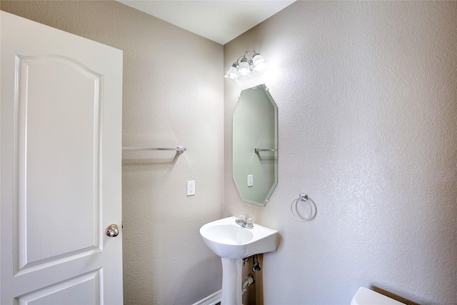1057 Castle Top Dr, Fort Worth, TX 76052 - view of bathroom