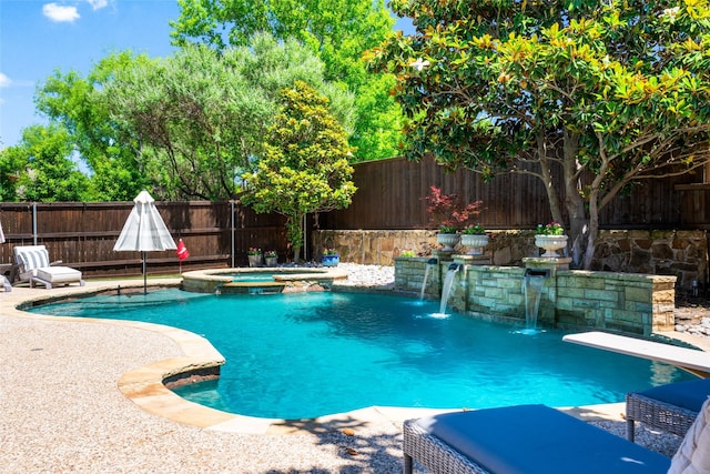 913 Bristlewood Dr, Mckinney, TX 75072 - view of swimming pool featuring a fenced backyard, a pool with connected hot tub, and a patio area