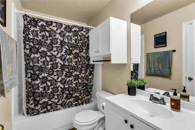 6923 Todd Ln, Sachse, TX 75048 - bathroom with vanity, toilet, and shower / bathtub combination with curtain