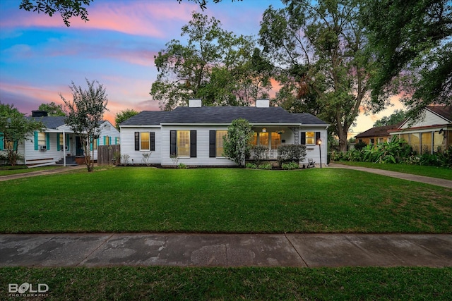 3526 Greenway Pl, Shreveport, LA 71105 - ranch-style home with a front yard
