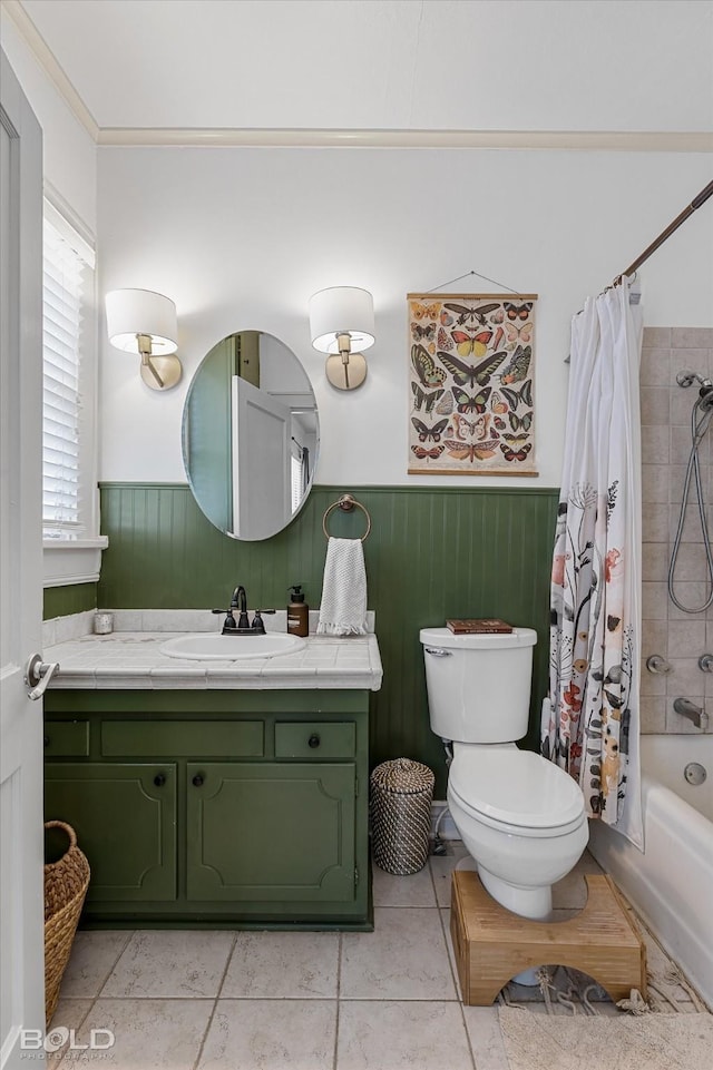 3526 Greenway Pl, Shreveport, LA 71105 - full bath featuring a wainscoted wall, vanity, shower / tub combo, toilet, and tile patterned floors