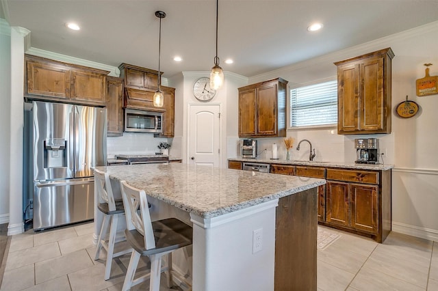 128 Colonial Dr, Joshua, TX 76058 - kitchen featuring appliances with stainless steel finishes, a sink, light tile patterned floors, tasteful backsplash, and crown molding