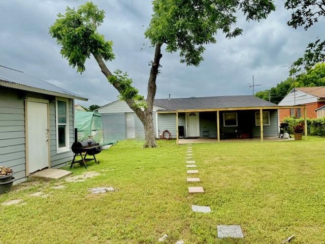 2711 San Diego Dr, Dallas, TX 75228 - view of grassy yard