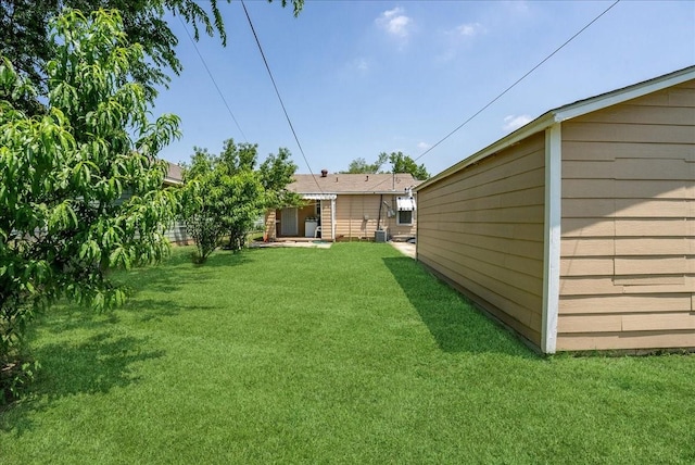 5629 Farnsworth Ave, Fort Worth, TX 76107 - view of green lawn featuring central AC unit