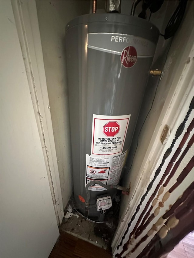 1330 Eastern Heights Dr, Mesquite, TX 75149 - utilities with water heater