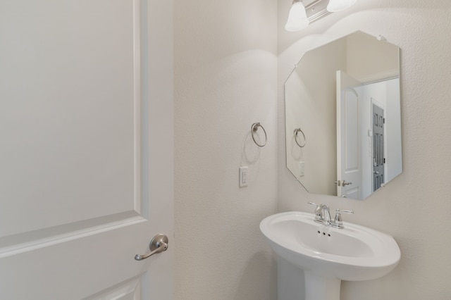 1928 Argyle Ln, Lewisville, TX 75067 - bathroom with a sink